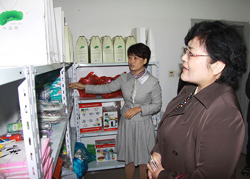 王冬梅常务副会长在衢州市柯城区荷花街道朝晖社区考察调研.jpg